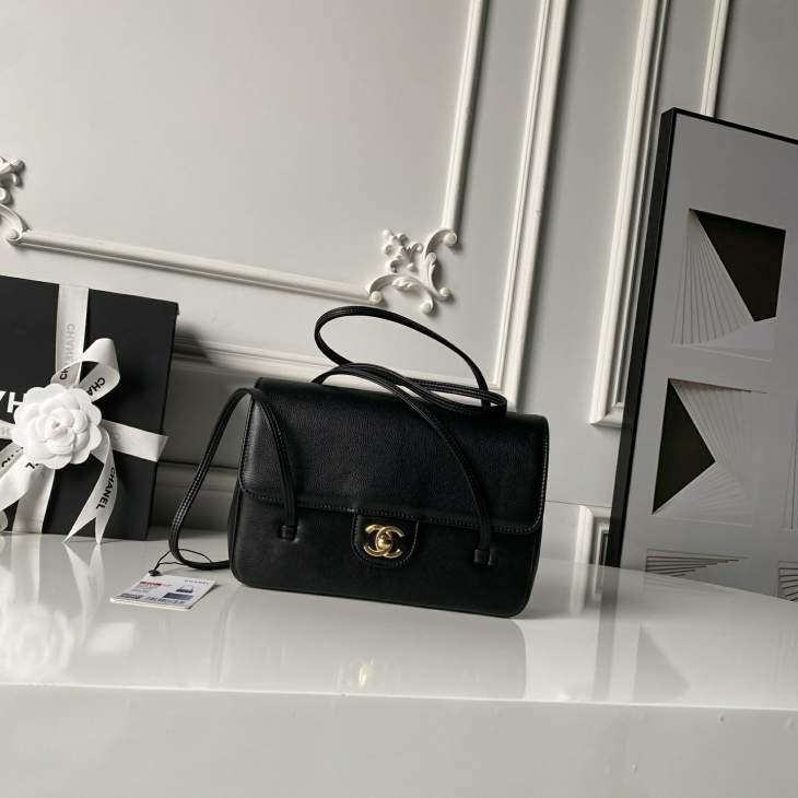 Picture of Chanel Handbags _SKUfw239873212fw